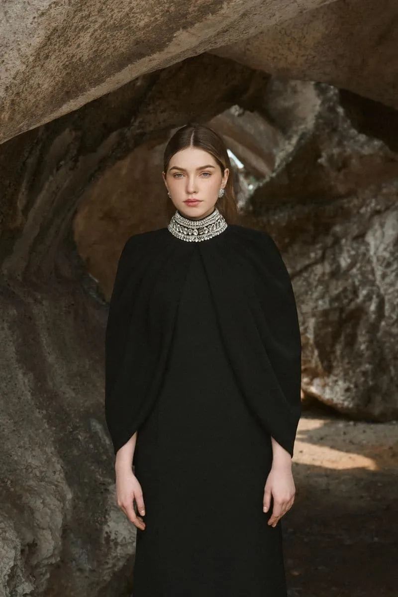 BLACK STONE COLLAR CAPE AND FULL DRESS