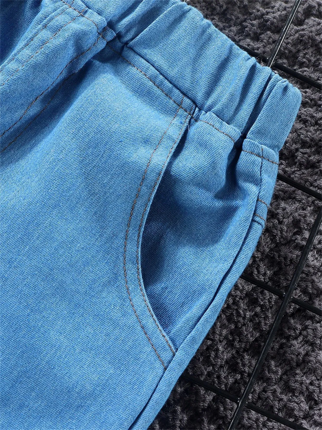 Boys and girls spring and summer thin blue jeans with pockets