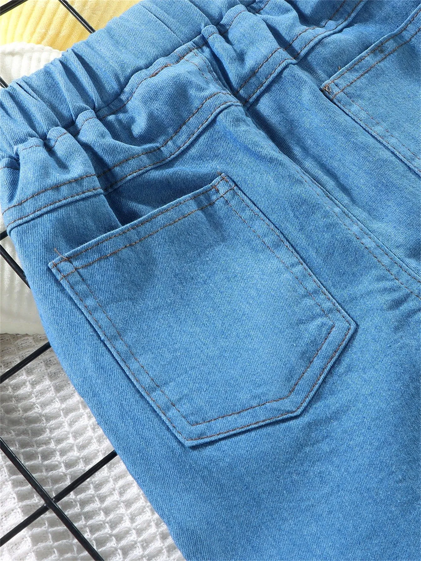 Boys and girls spring and summer thin blue jeans with pockets