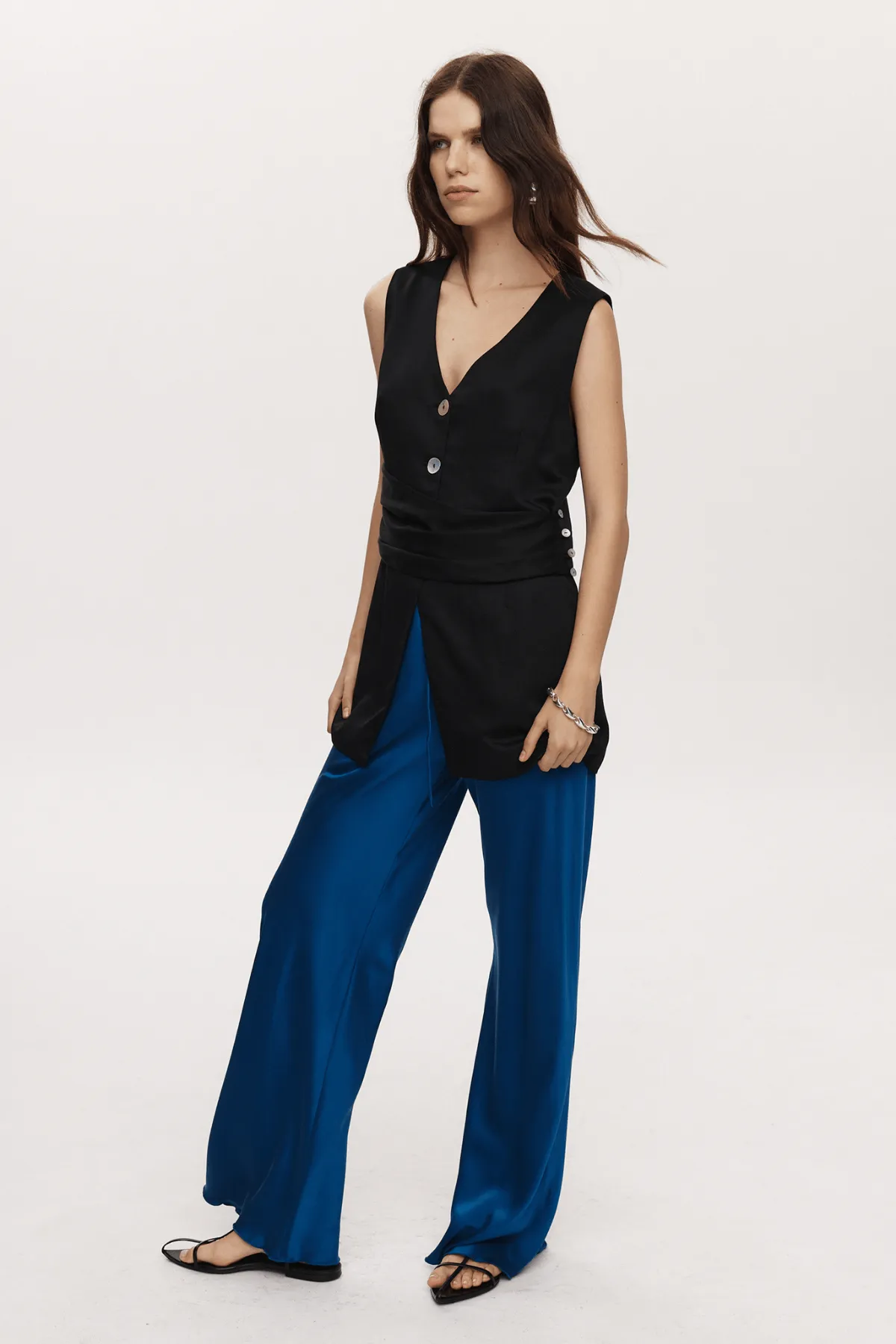 HARI VEST BLACK