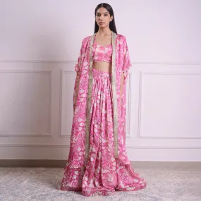 HOK ENSEMBLE Goergette satin skirt with long cape and blouse