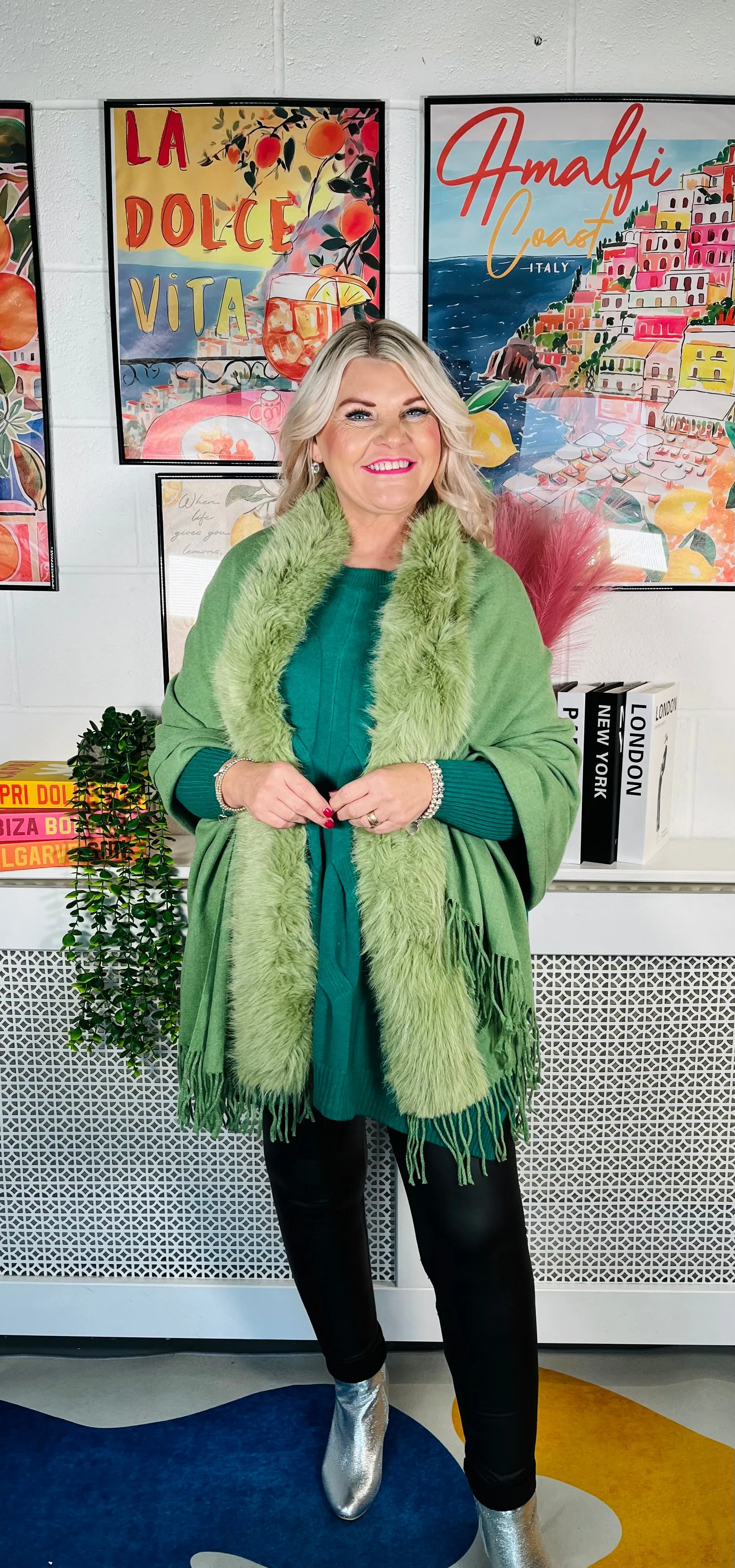 Minnie Faux Fur Shawl - Green