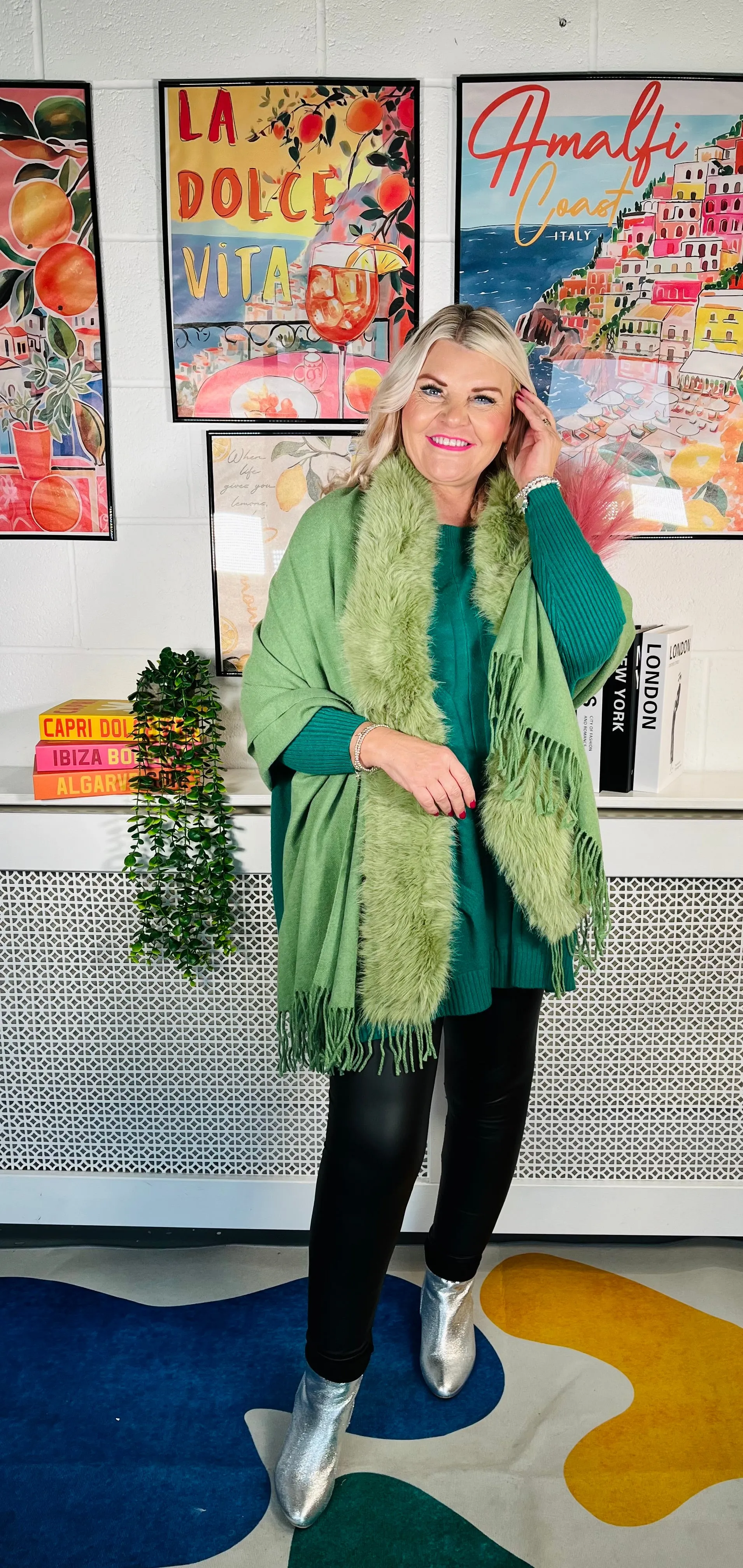 Minnie Faux Fur Shawl - Green