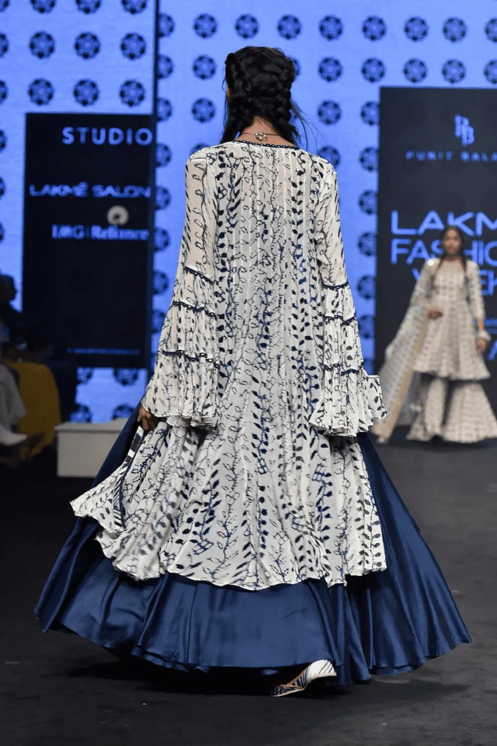 Printed Cape Paired With Skirt & Top