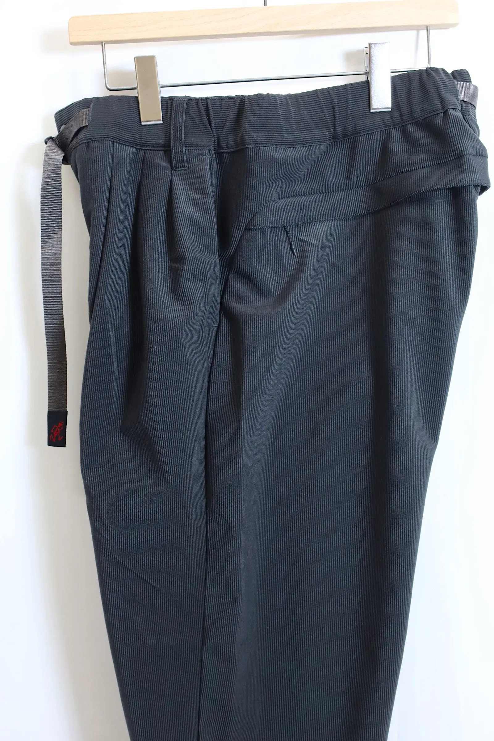 White Mountaineering /WM×GRAMICCI CORDUROY 3 TUCK PANTS- WM2473409/CHARCOAL